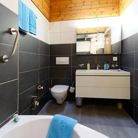 Cosy Up To 8 People