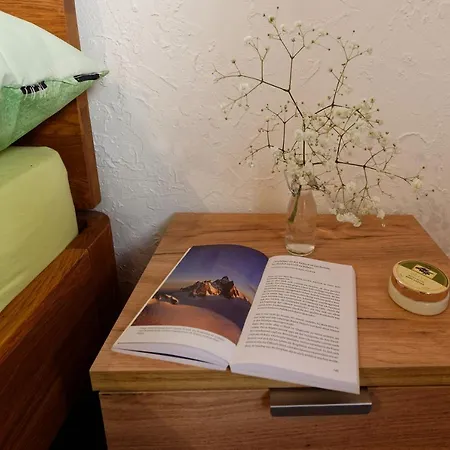 Cosy Up To 8 People