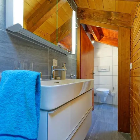 Cosy Up To 8 People